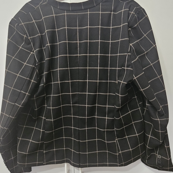 Liz Claiborne Womes jacket size 16. - Picture 8 of 13